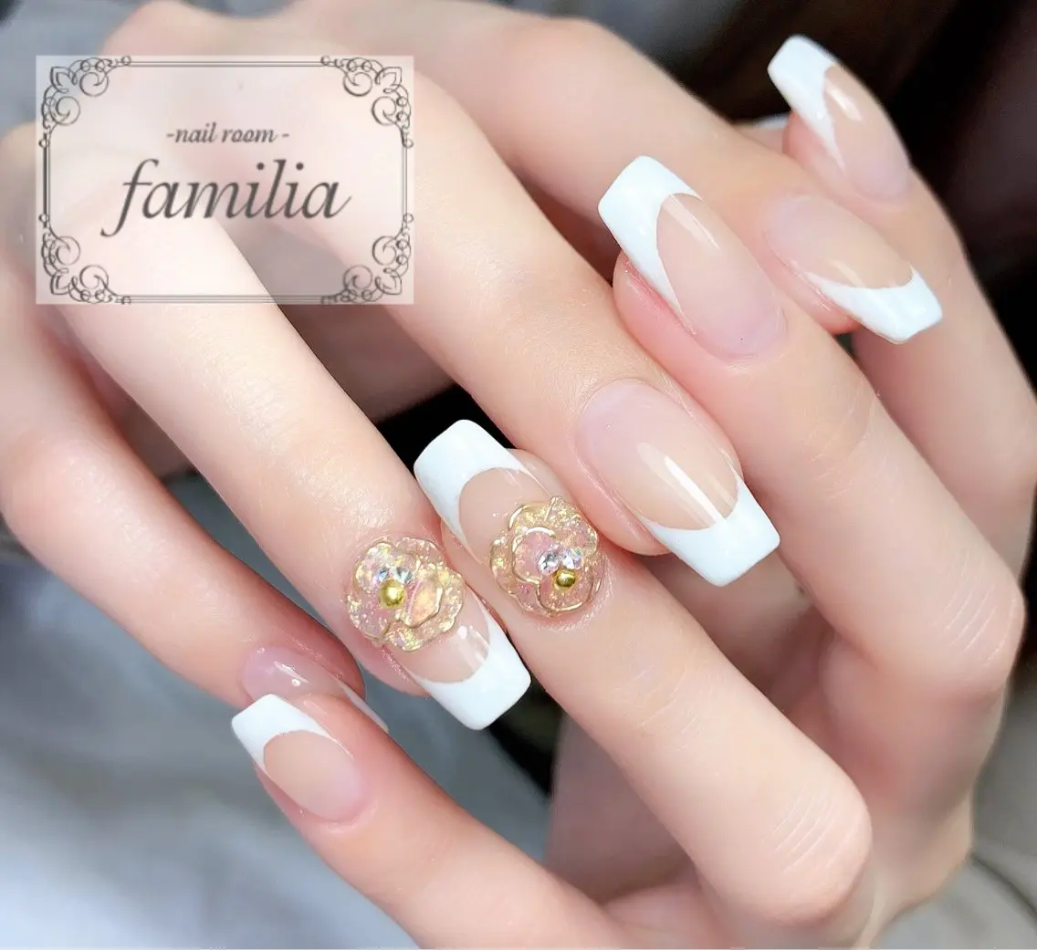 ネイル フラワーネイル フレンチネイル -nailroom- familiaのネイルデザイン
