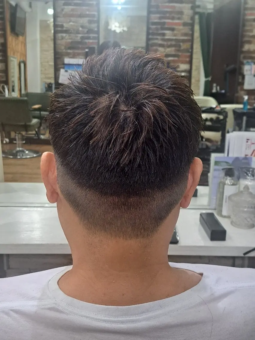 ショート クボ タのヘアスタイル