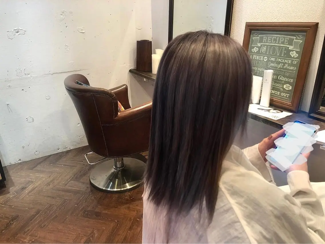 セミロング カラー ヘアカラー トリートメント みねぎし ふうかのヘアスタイル