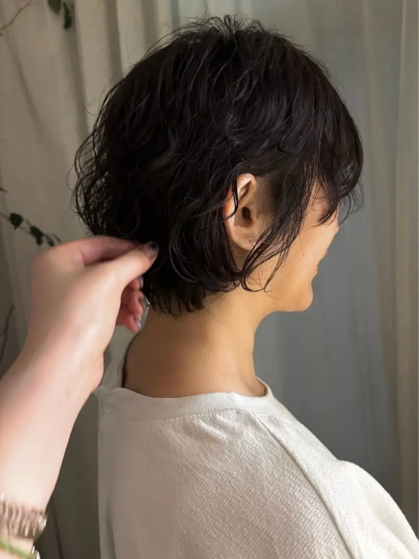 ショート パーマ 飯田 優恵のヘアスタイル