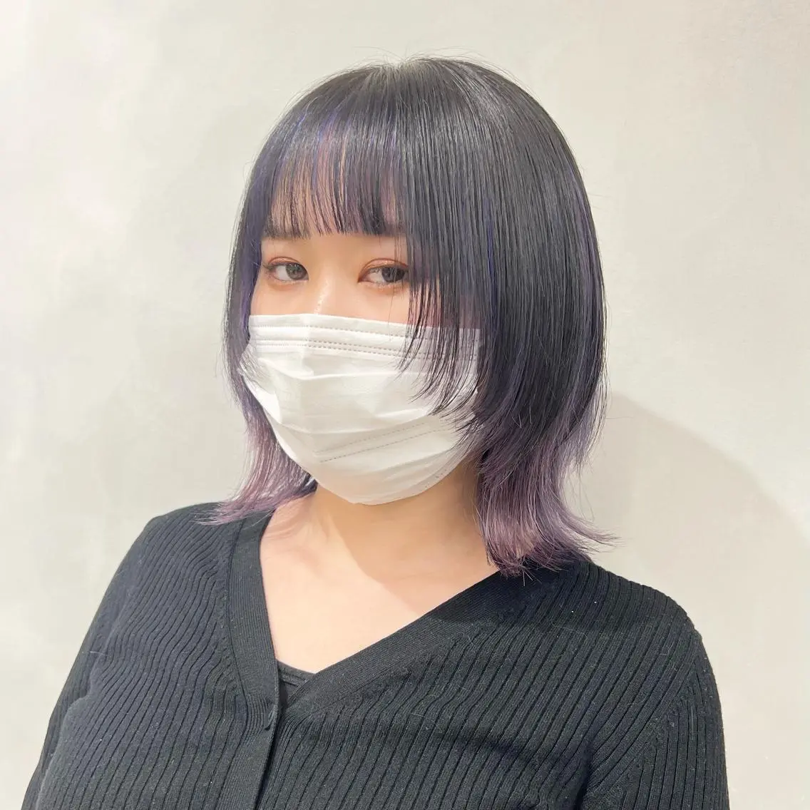 ミディアム カラー インナーカラー ラベンダーカラー パープルカラー ウルフカット 🩵ブリーチカラー MIORI🩵のヘアスタイル