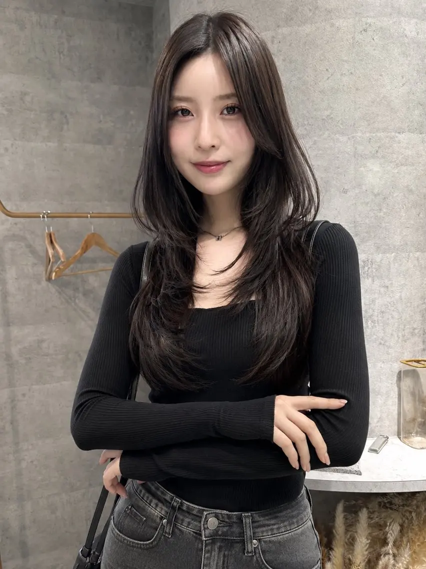 ロング くびれヘア ハッシュカット 韓国風ヘア レイヤーカット ロング カット ヘアカラー トリートメント 新宿/韓国レイヤー/ 顔まわり透明感カラーのヘアスタイル