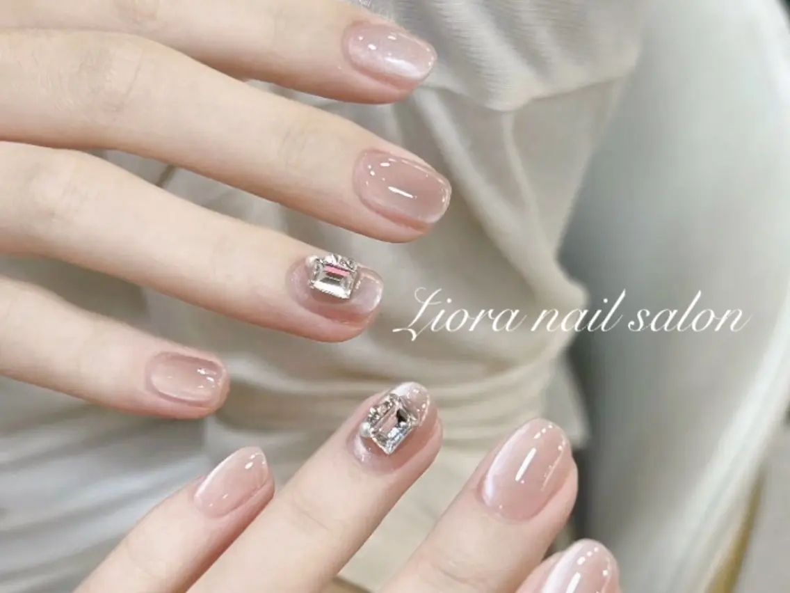 ネイル アートネイル フレンチネイル ジェルネイル ガーリー グラデーション ハンドネイル Liora nailのネイルデザイン