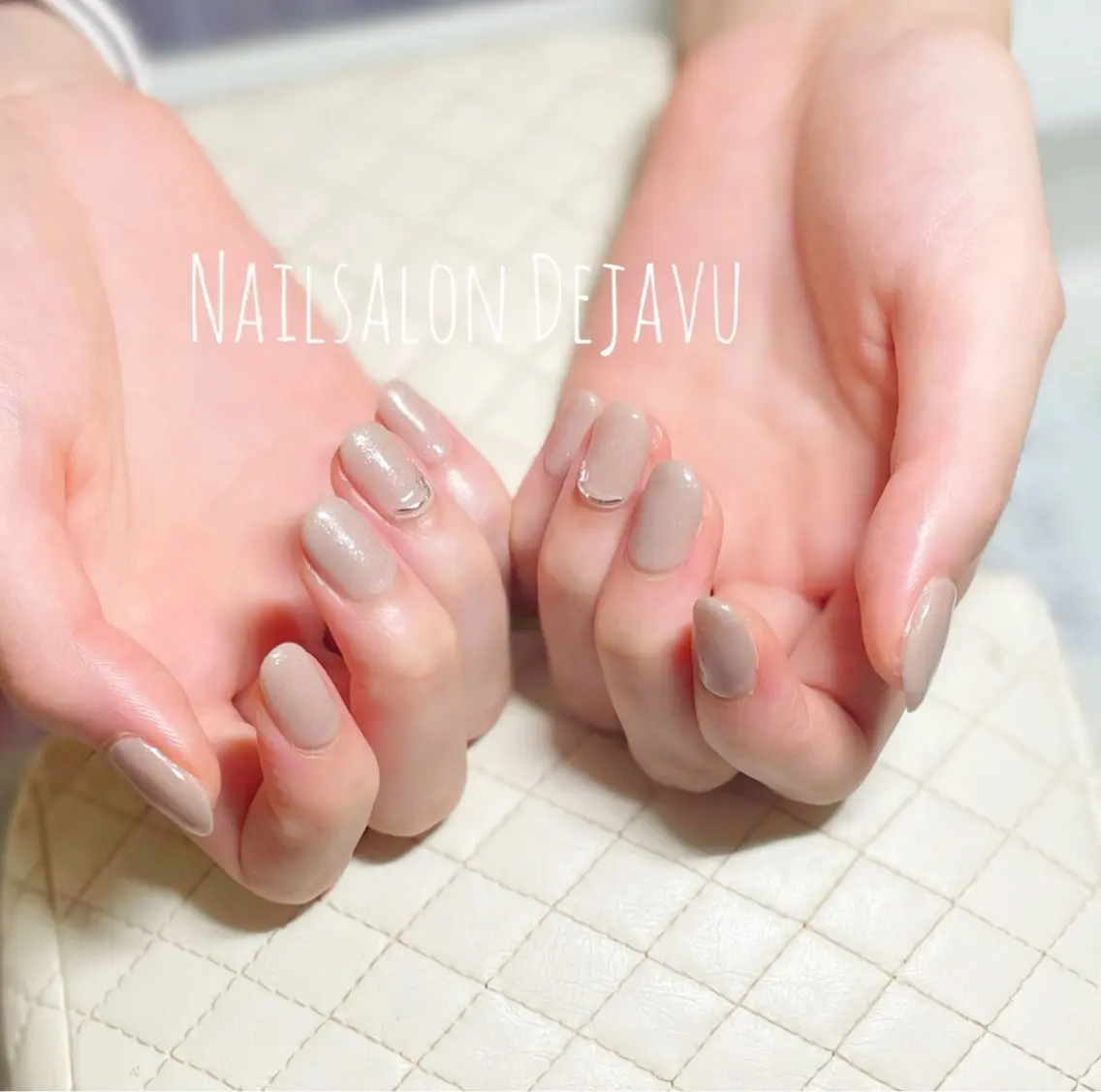 ネイル アートネイル ジェルネイル ラメ(グリッター) シンプルネイル ハンドネイル Nail salon Dejavu 🌿のネイルデザイン