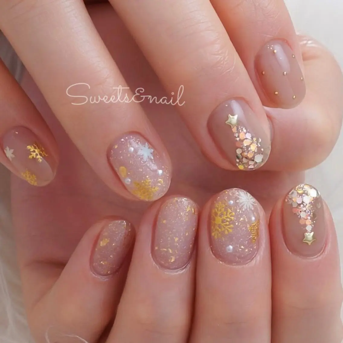 ネイル ドット ジェルネイル キラキラネイル 冬ネイル クリスマス Sweets＆ nail みなこのネイルデザイン