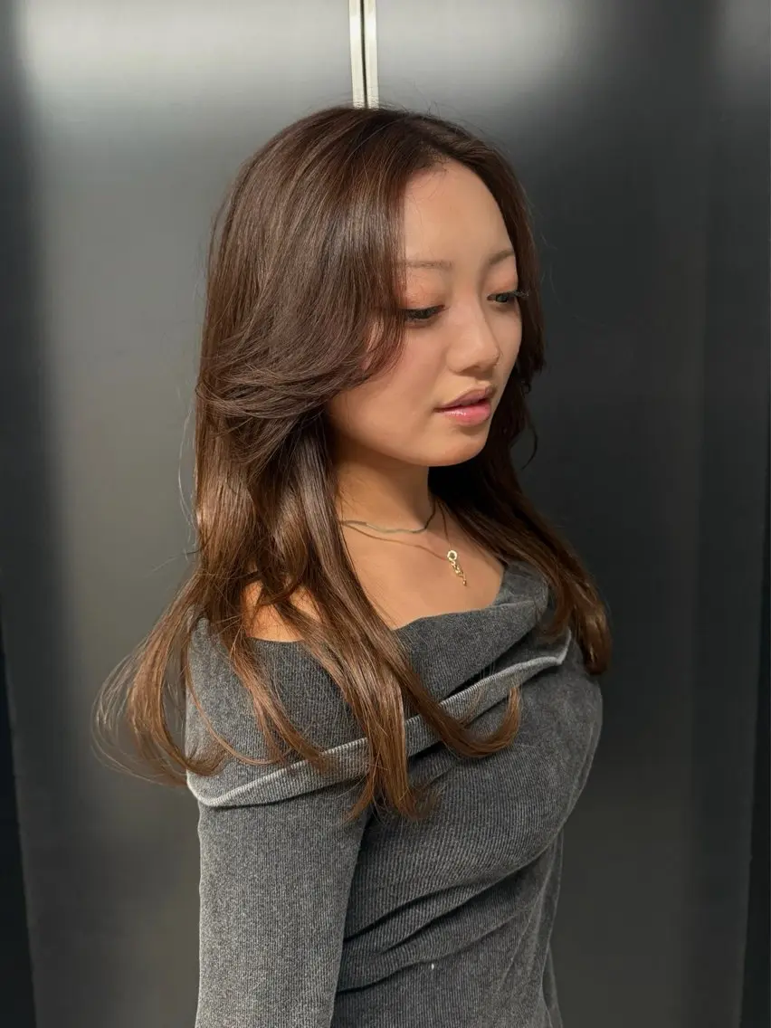 10代20代限定⭐️ミディアム、ロングカット【保湿トリートメント付き】の写真