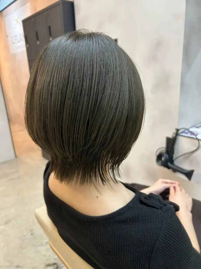 ショート オリーブ/ベージュ/ 透明感/長野/しづきのヘアスタイル