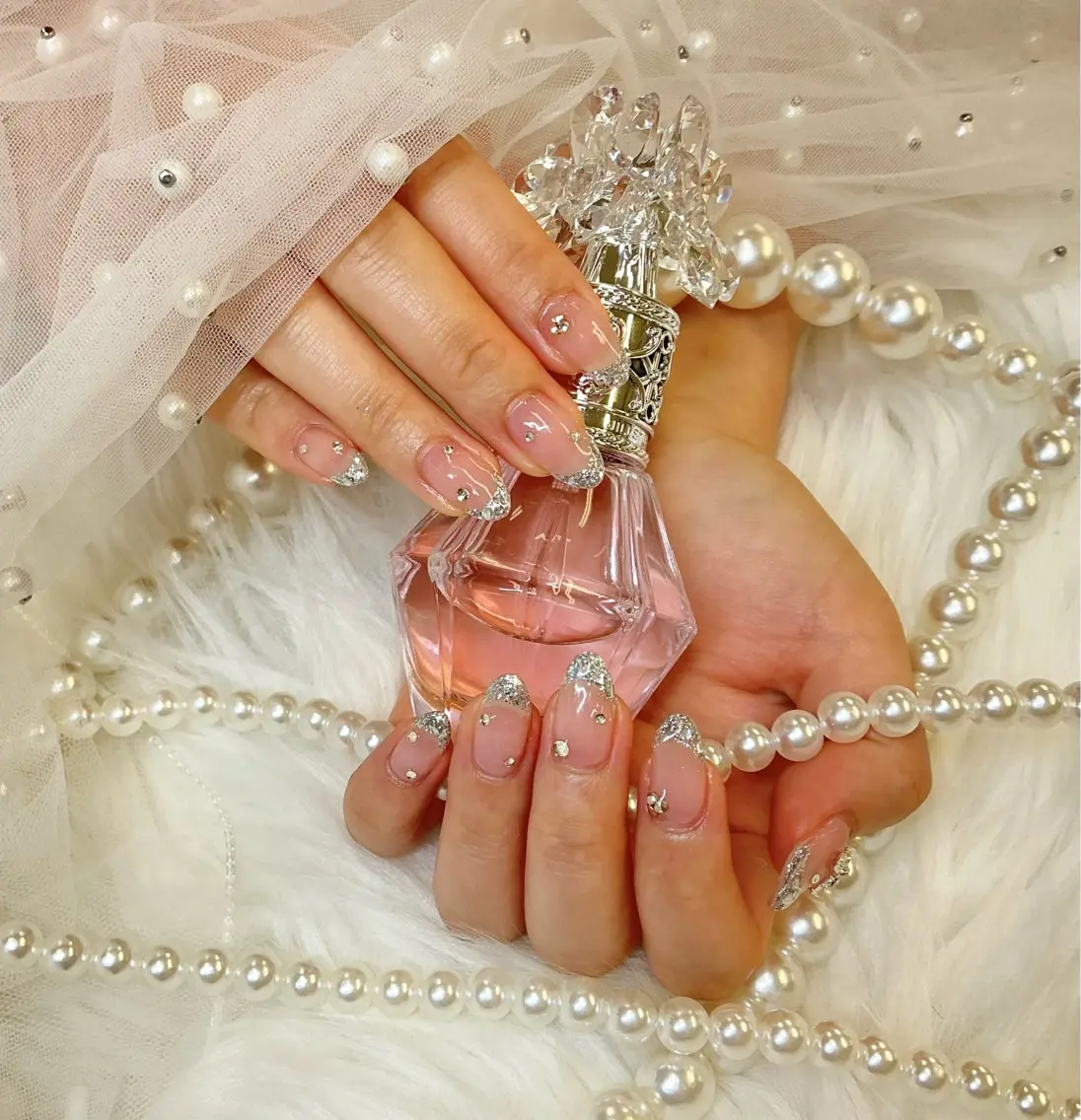 ネイル フレンチネイル ジェルネイル ガラスフレンチ ハート マグネットネイル Queeens nailのネイルデザイン