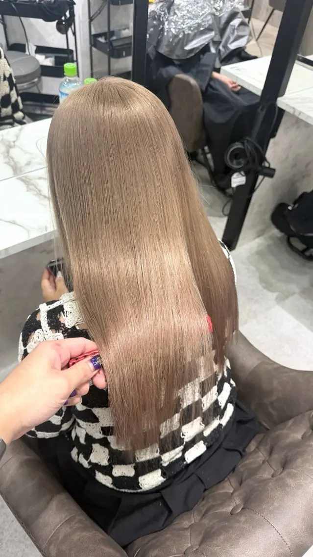 ミディアム カラー ヘアカラー 🦋透明感カラー✖️ 髪質改善🦋光希のヘアスタイル