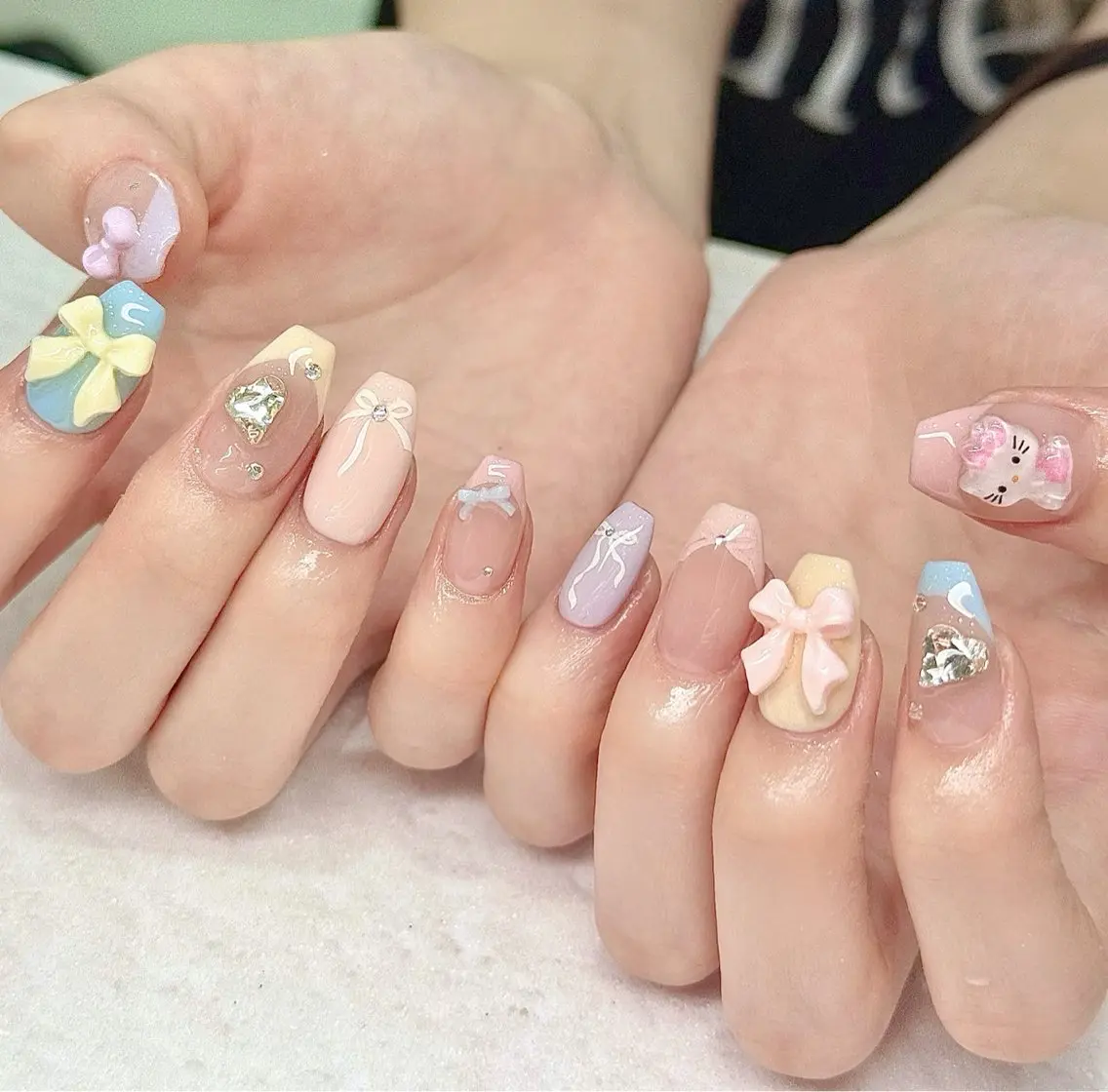 ネイル アートネイル チークネイル 韓国ネイル マグネットネイル ニュアンスネイル NAILS168 新大久保店のネイルデザイン