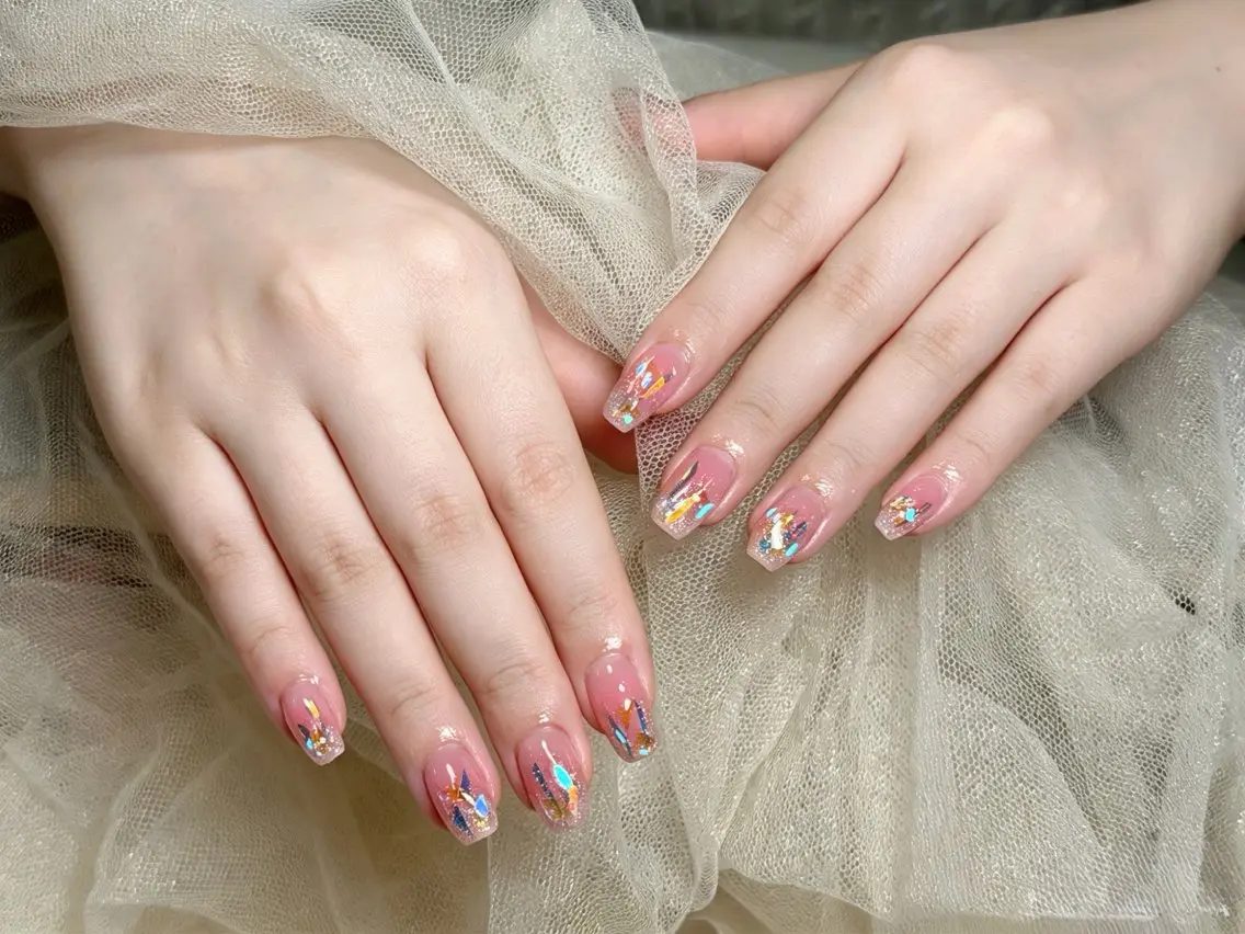 ネイル 氷ネイル・うるうるネイル キラキラネイル ハンドネイル Maggie nailクロのネイルデザイン