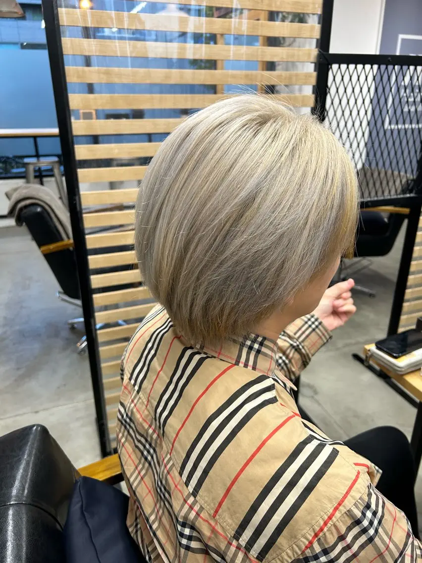 カラー 1回で綺麗になる 髪質改善 小山光のヘアスタイル
