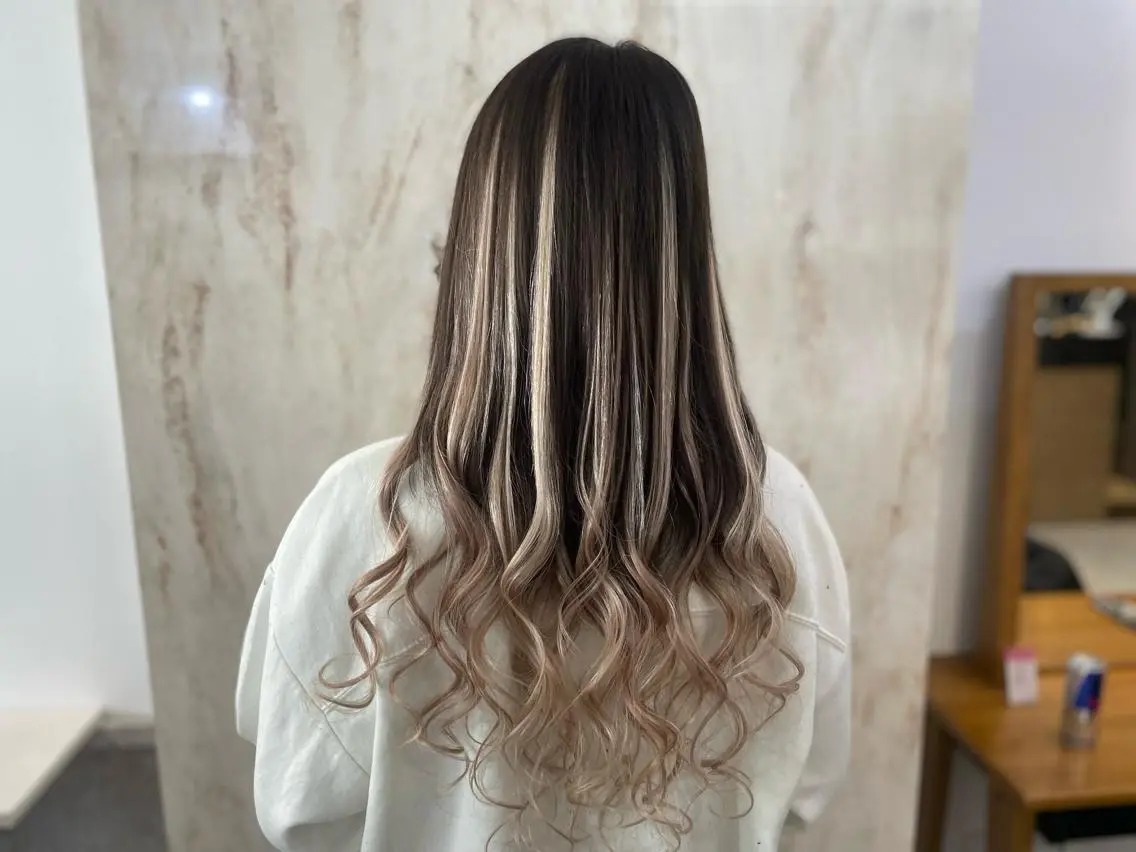 ロング カラー エクステ 艶髪🇰🇷髪質改善 🎀ikuno🎀のヘアスタイル