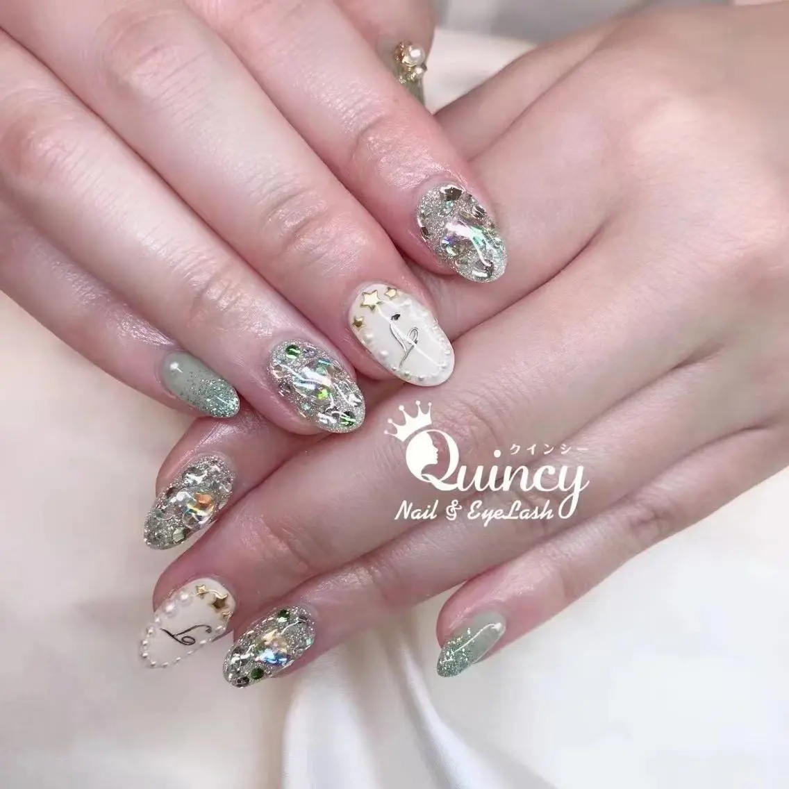 ネイル Quincy ネイル&アイラッシュのマツエク・マツパデザイン