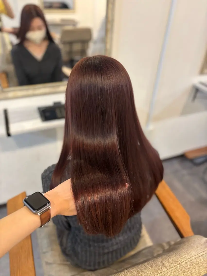 ロング カラー ボルドーカラー トリートメント ヘアカラー トリートメント 山本なつみ/透明感 /レイヤー/ブリーチのヘアスタイル