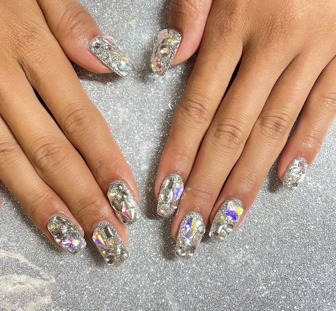ネイル ハンドネイル VIERU 🌈🎀💖のネイルデザイン