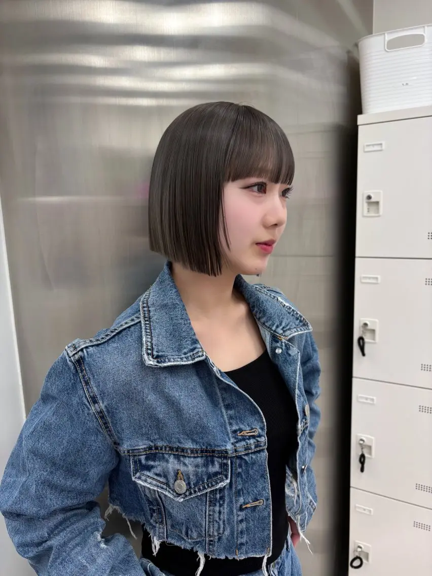 ショート カラー 抜け感レイヤー︴ ニュアンスカラーのヘアスタイル