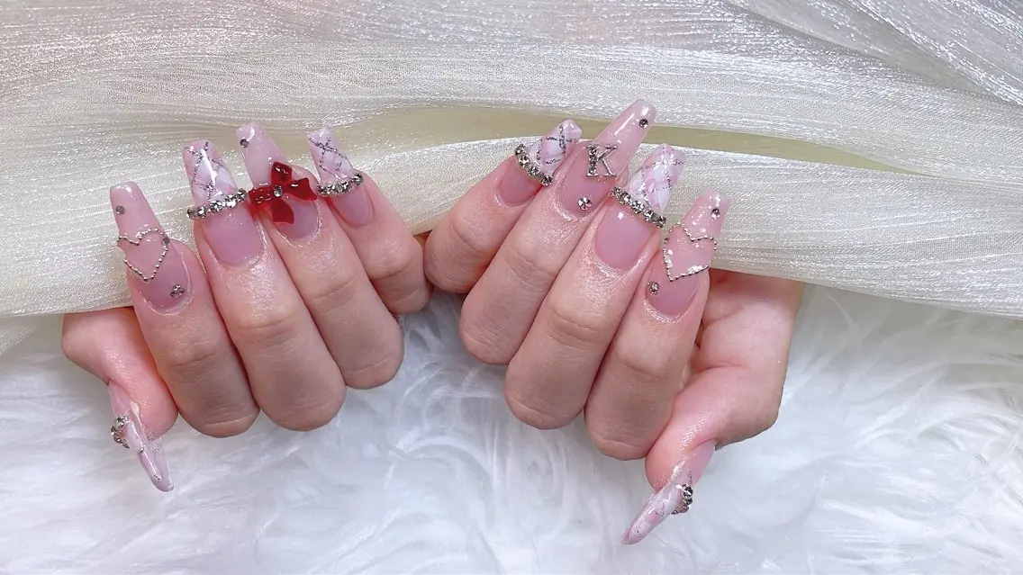 ネイル アニマル柄 チークネイル フラッシュネイル フラワーネイル フットネイル B·U Nail大宮 長さだし専門店のネイルデザイン