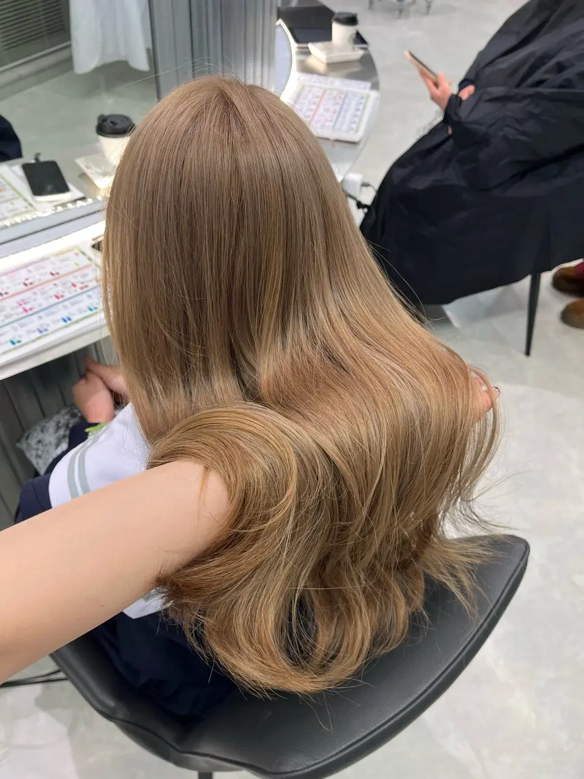 ロング カラー ブリーチ ヘアカラー Kaho🤍レイヤー ※女性限定のヘアスタイル