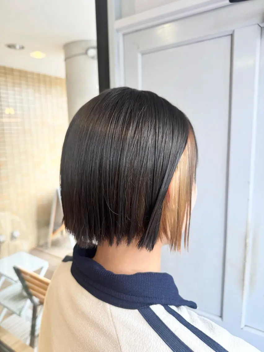 ショート カラー ベージュカラー オリーブベージュ ヘアカラー トリートメント ツキダテ ユイのヘアスタイル