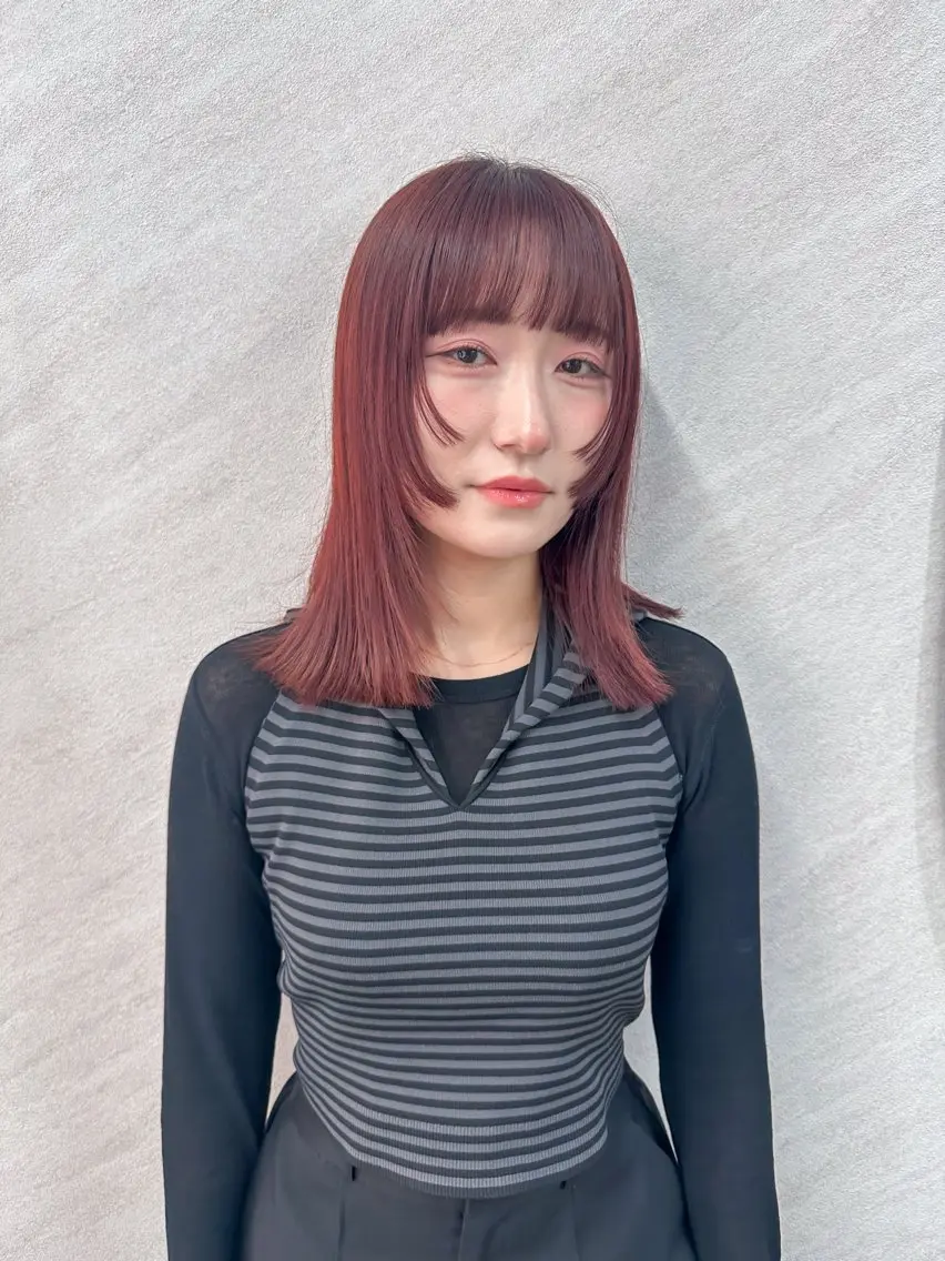 ミディアム カラー ボルドーカラー レイヤーカット tone/ AKANEのヘアスタイル