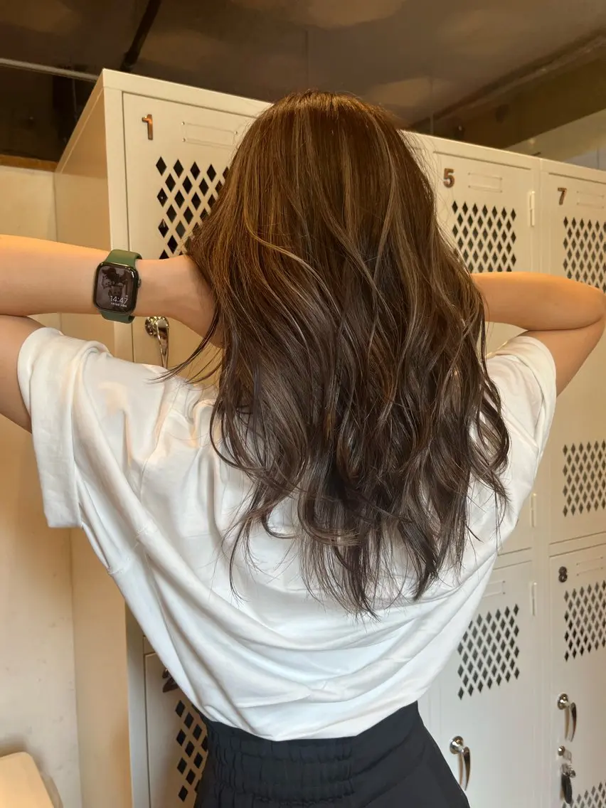 ロング カラー ハイライトカラー ハイライト ロング 安達 俊亮のヘアスタイル