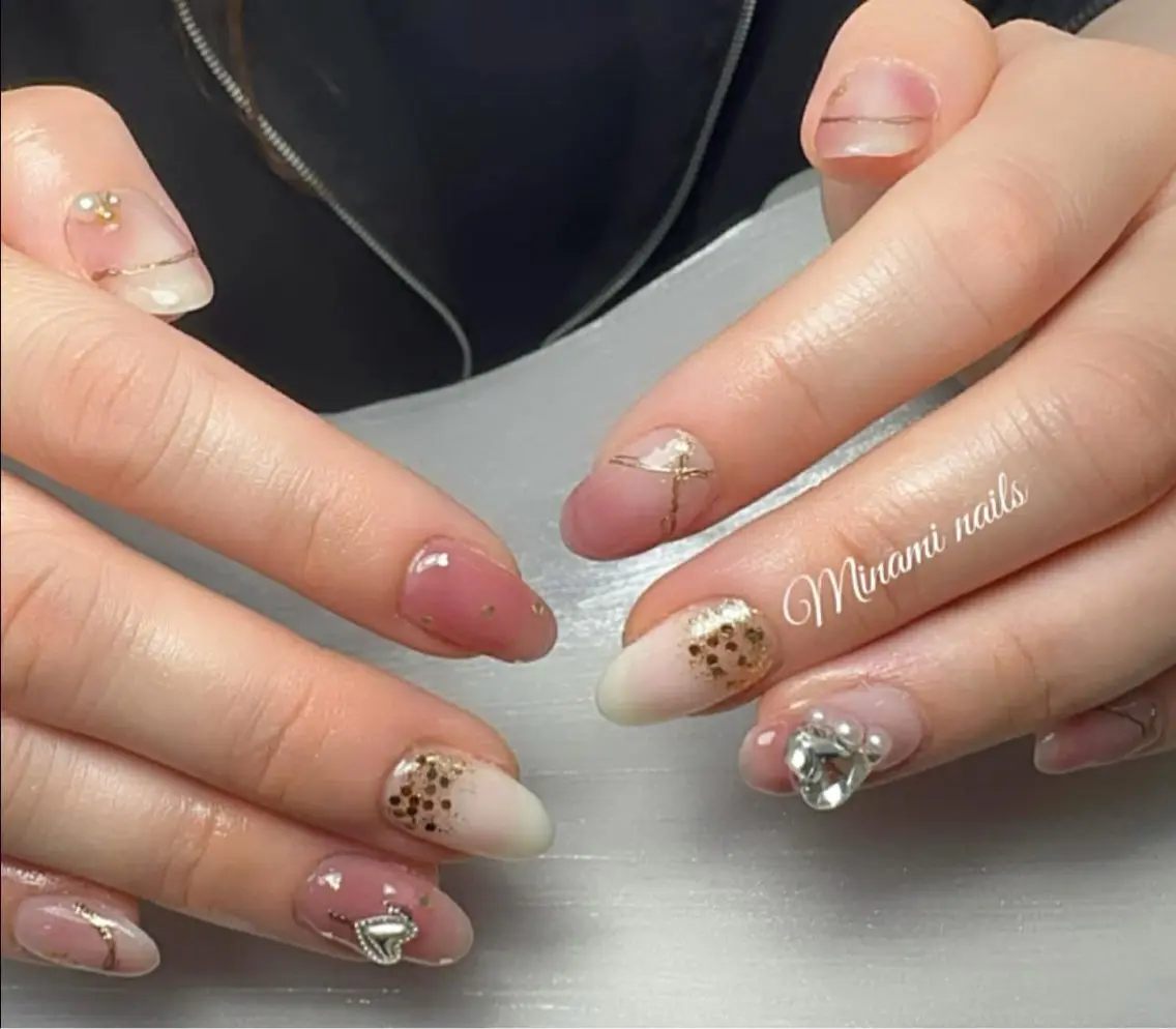 ネイル アートネイル オーロラネイル ガーリー キラキラネイル 韓国ネイル ハンドネイル Minami Nailsのネイルデザイン