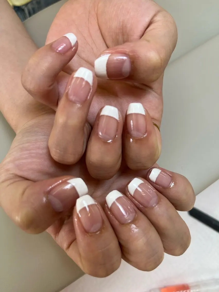 【オフ込み】カラーグラデーション、フレンチ(ベースカラーなし)の写真