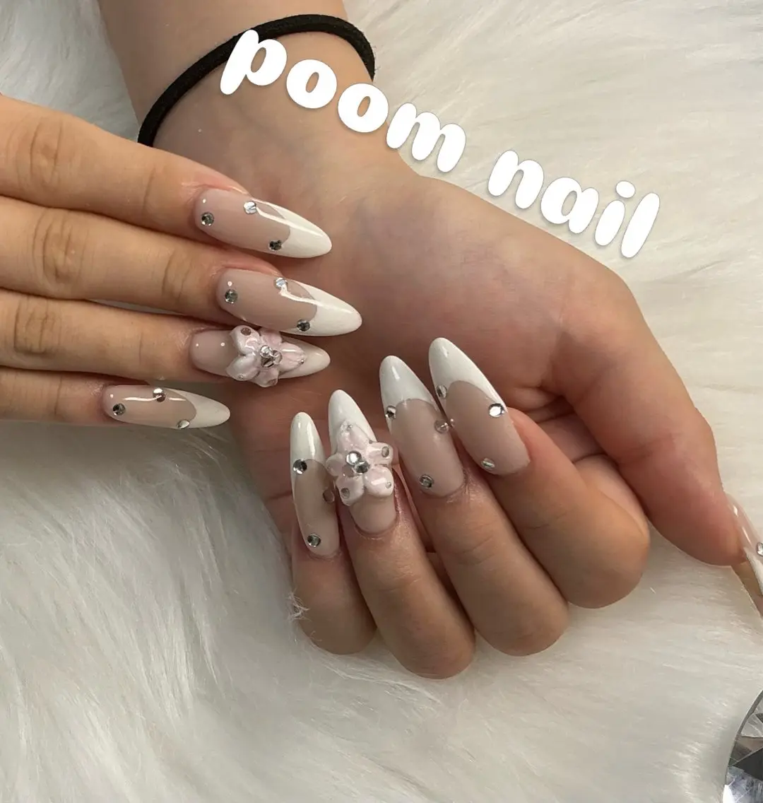 ネイル フレンチネイル ハンドネイル poom nailのネイルデザイン