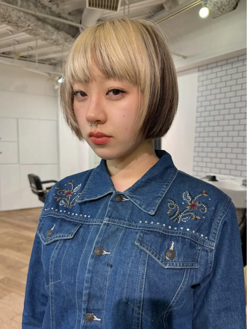 ミディアム カラー デザインカラー カット ヘアカラー トリートメント sota／透ける モノトーン/抜け感のヘアスタイル