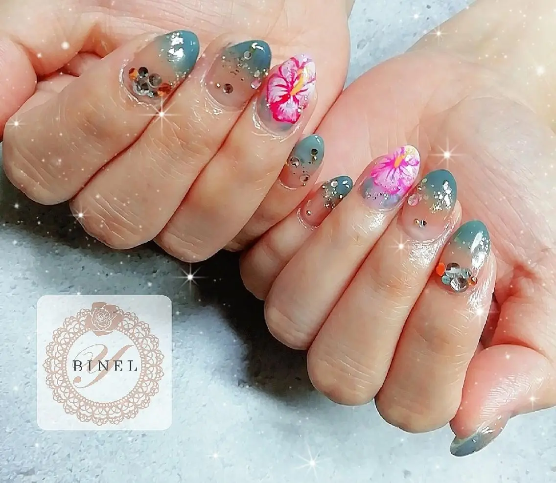 ネイル グラデーション 持ち込み ハンドネイル Nail Salon Y.BINELのネイルデザイン