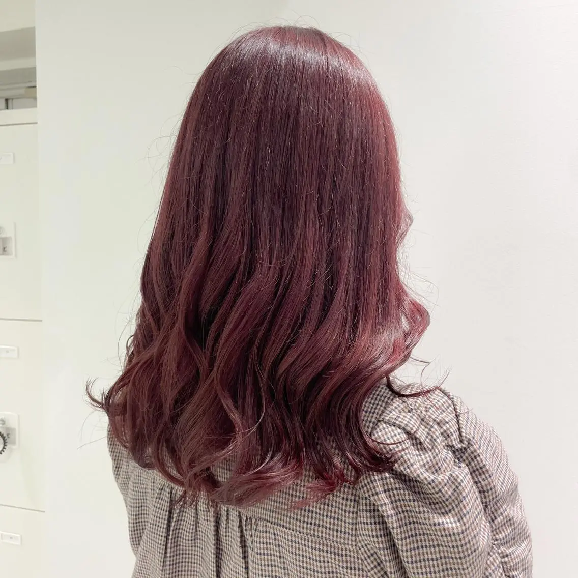 セミロング ❤︎ワンホンガーリー なハイトーンヘア❤︎のヘアスタイル