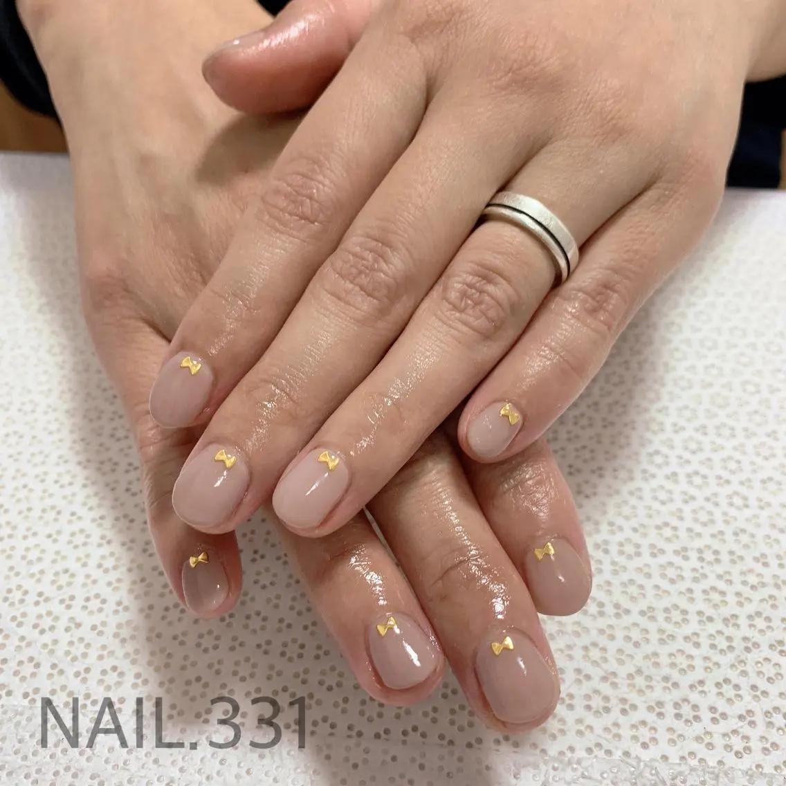 ネイル ニュアンスネイル ショートネイル ストーンネイル ハンドネイル Nail 331のネイルデザイン