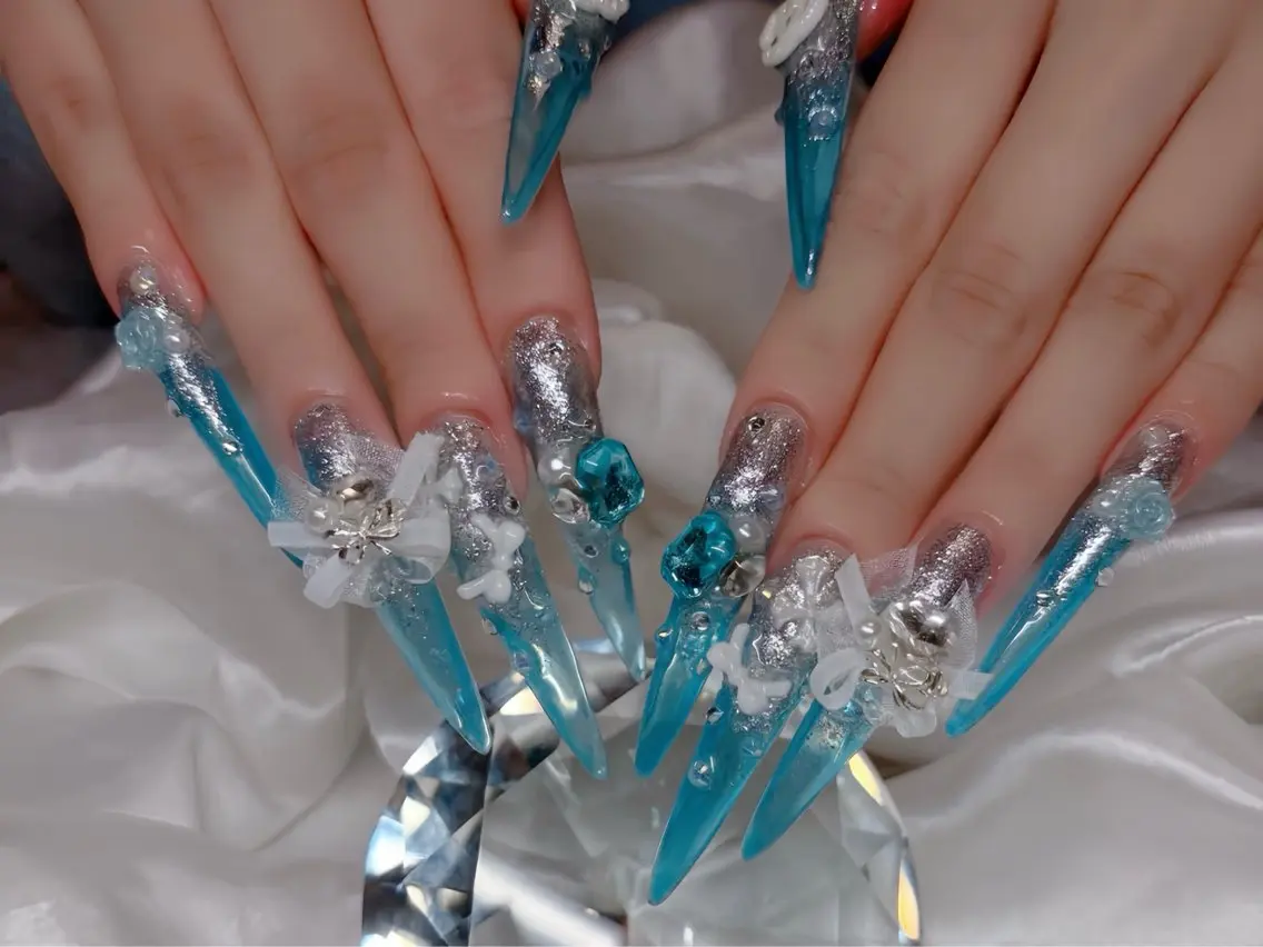 ネイル オーロラネイル チークネイル 桜ネイル クリアネイル ドット ハンドネイル Rin Nail Shinokuboのネイルデザイン