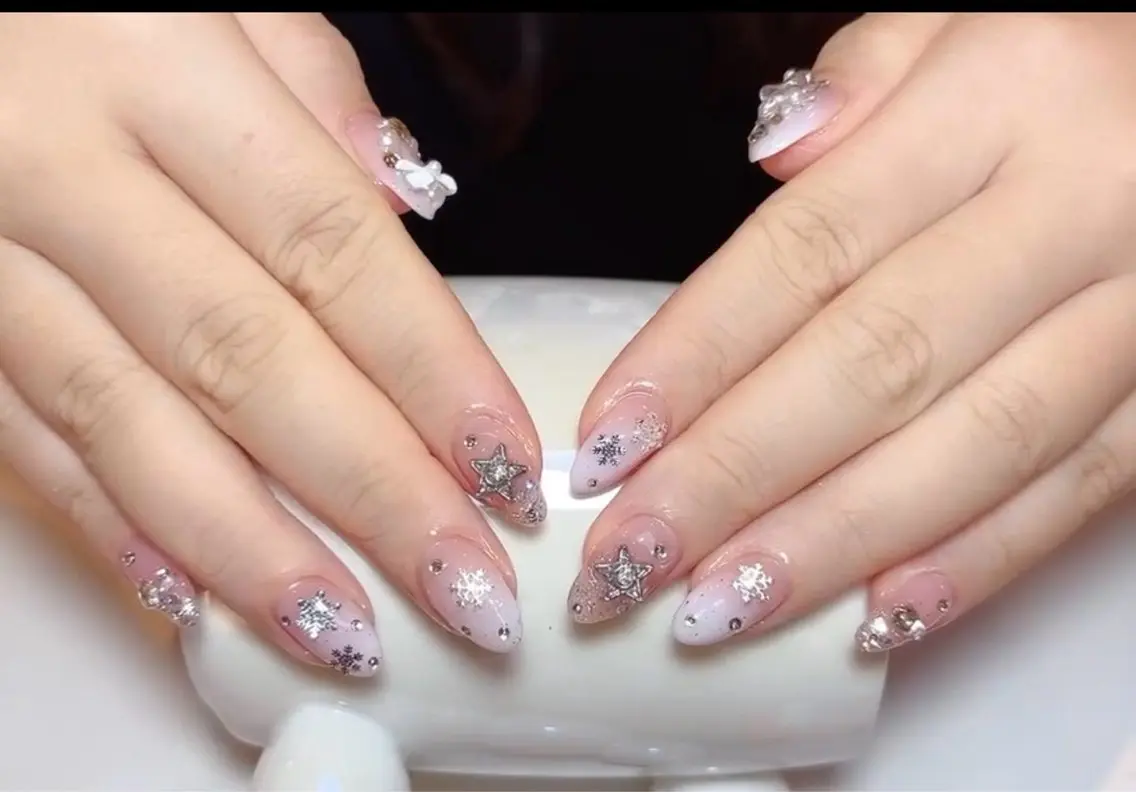 ミディアム ninabeauty 新宿のネイルデザイン