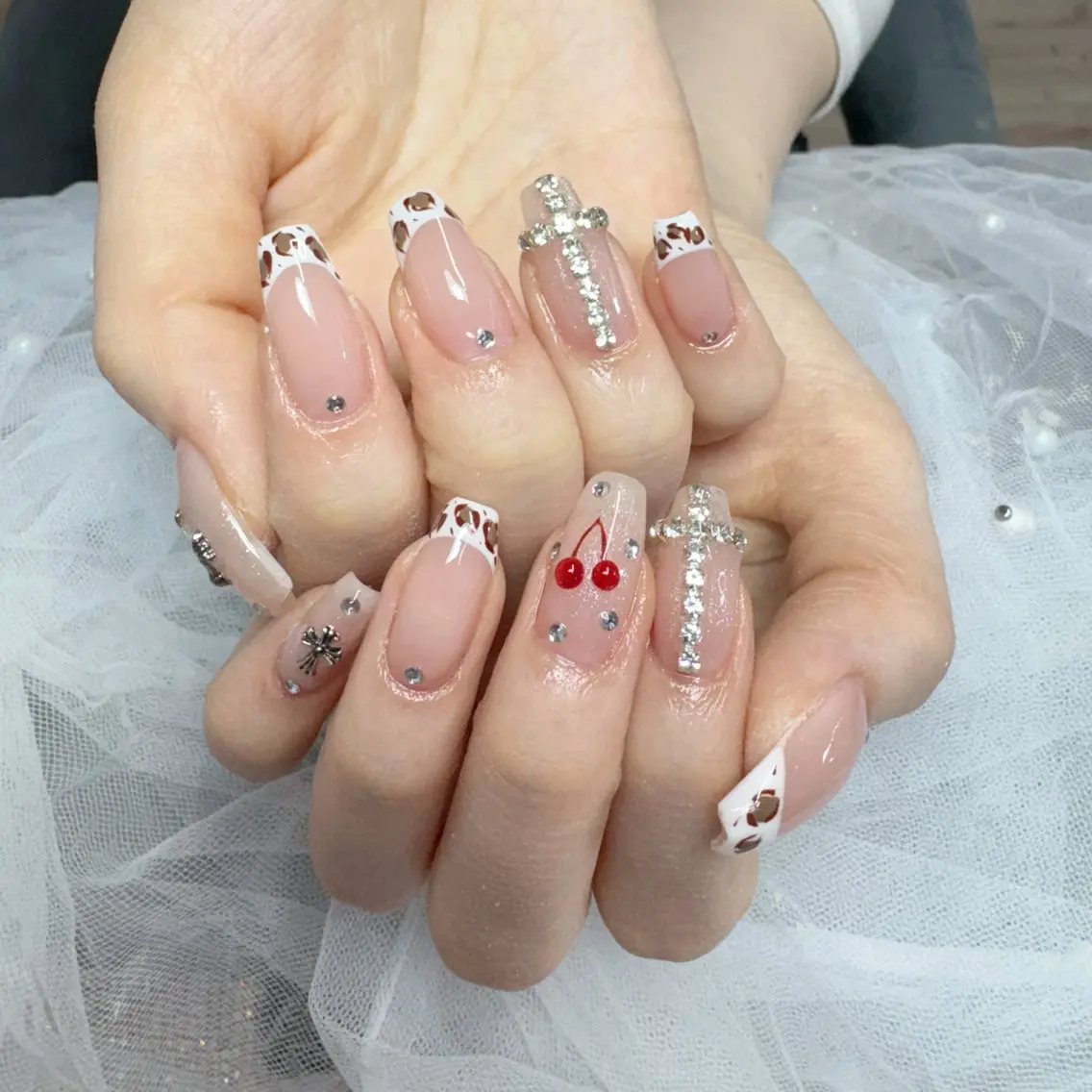 ネイル ハンドネイル 🎀nana🫧 ワンホンネイル🎀のネイルデザイン
