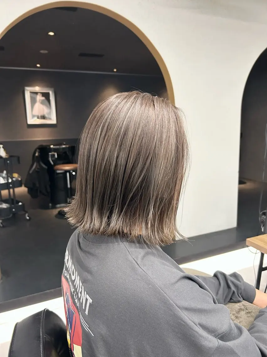 白髪ぼかしハイライト☆ケアブリーチを使ったダメージレスデザインカラー♪※ロング料金+1100円の写真