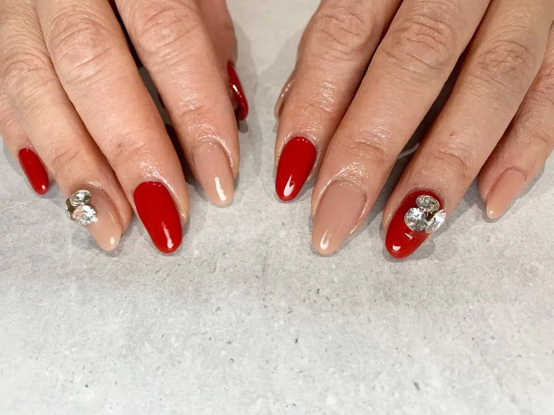 ネイル ワンカラーネイル ストーンネイル Cheri Nailのネイルデザイン