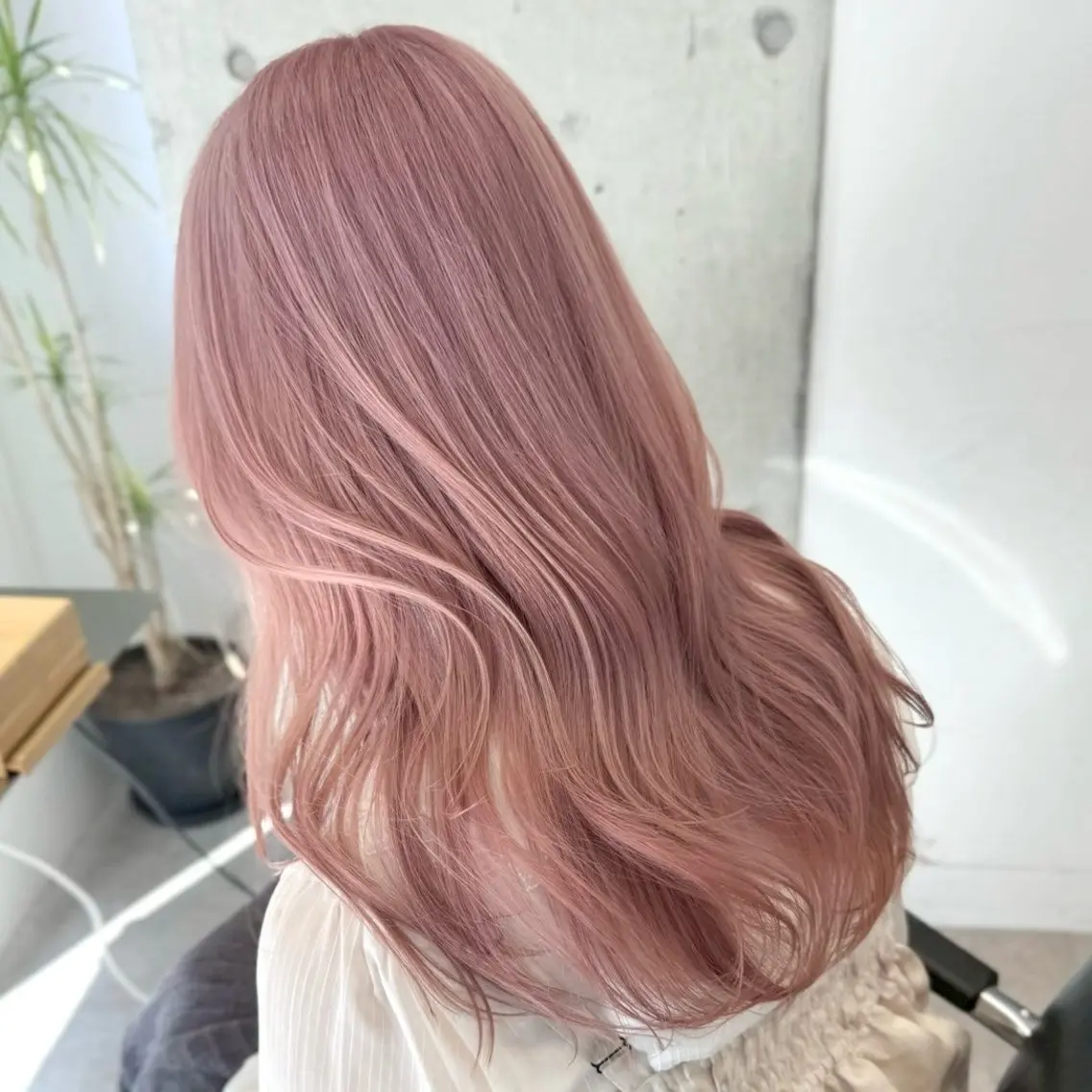 ロング カラー ブリーチ ダブルカラー ピンクカラー ミルクティーベージュ 🐱【Ryo】のヘアスタイル
