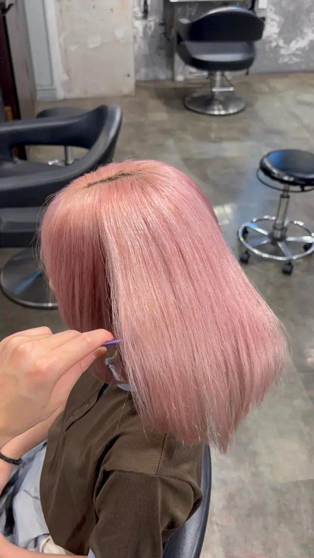 ロング カラー ヘアカラー トリートメント ヘッドスパ 🧸ハイトーン/ミル クティー🧸のヘアスタイル