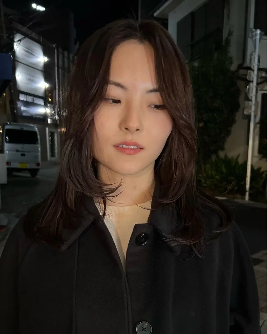 セミロング カラー パーマ ヘアアレンジ くびれヘア 顔まわりレイヤー 韓国風ヘア くびれレイヤー レイヤーカット ショートヘア原宿 fifth コシのヘアスタイル