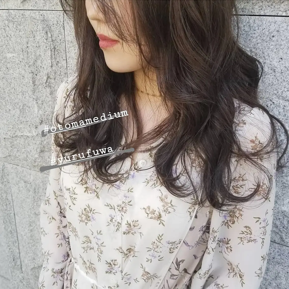 セミロング カラー ヘアアレンジ See by merの眉毛・アイブロウイメージ