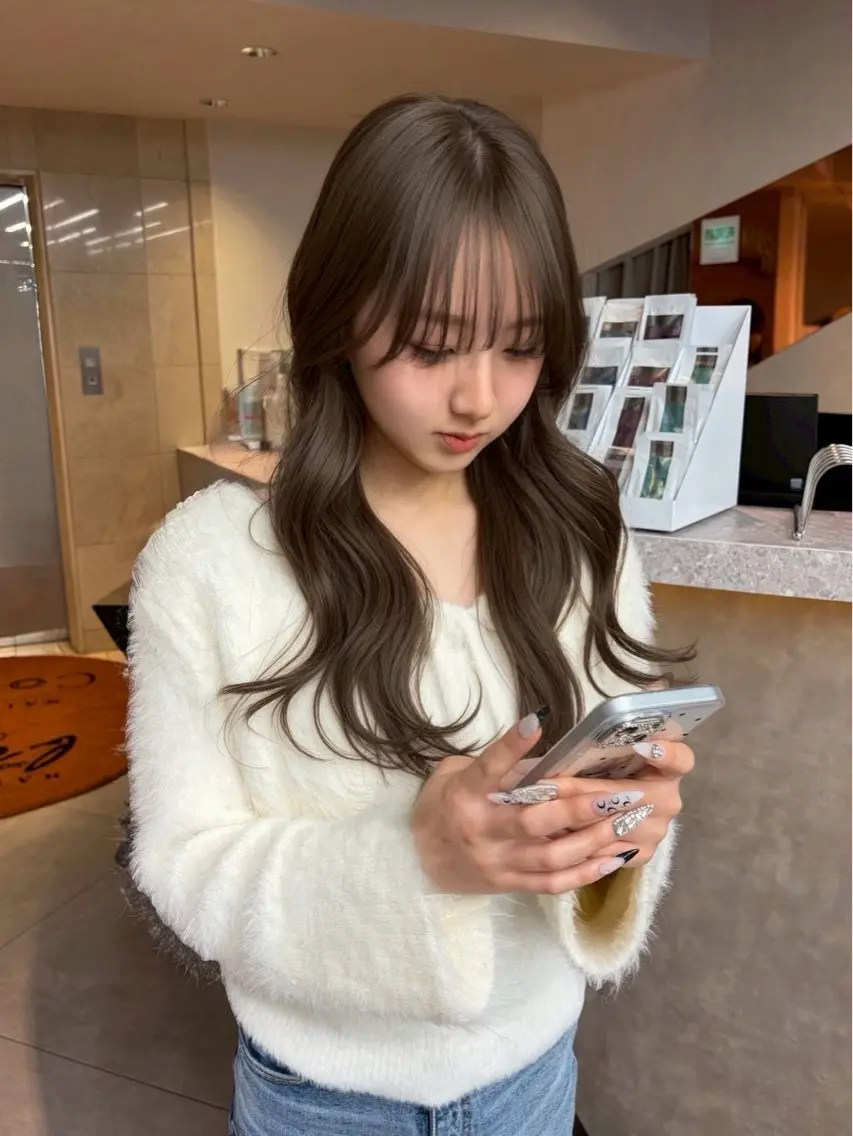 カラー 宮下 藍李のヘアスタイル