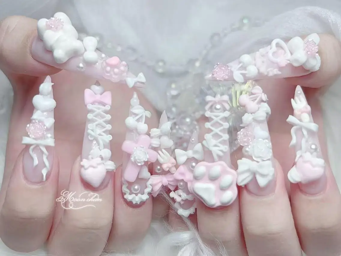 ネイル 長さ出し キラキラネイル 韓国ネイル ロングネイル マグネットネイル ハンドネイル ハンドケア KTNail 🎀 長さ出し専門店のネイルデザイン
