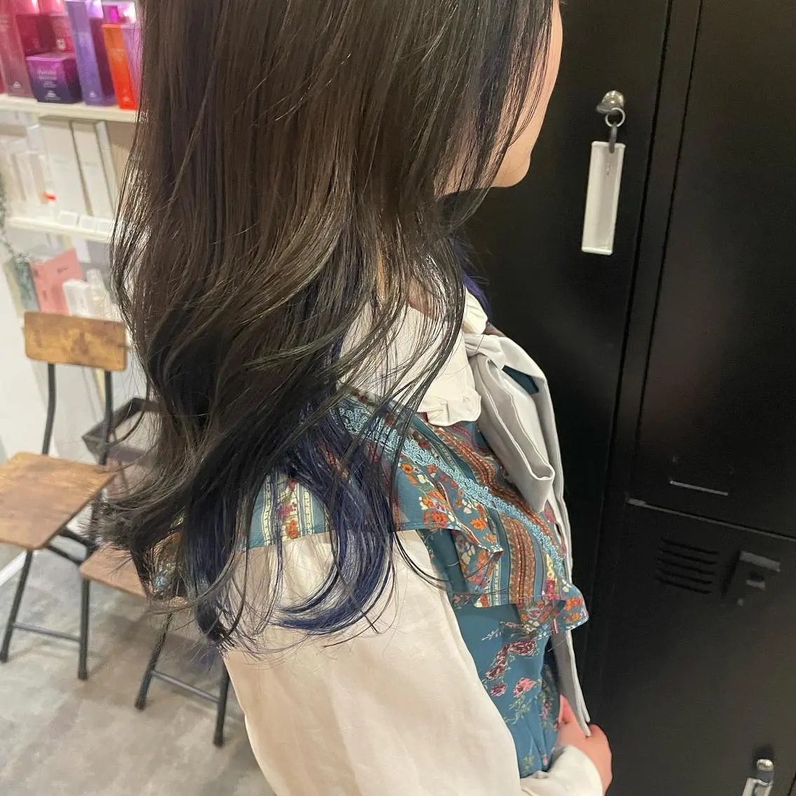 ミディアム カラー ブリーチ ダブルカラー イヤリングカラー トリートメント 吉村 夏椰のヘアスタイル