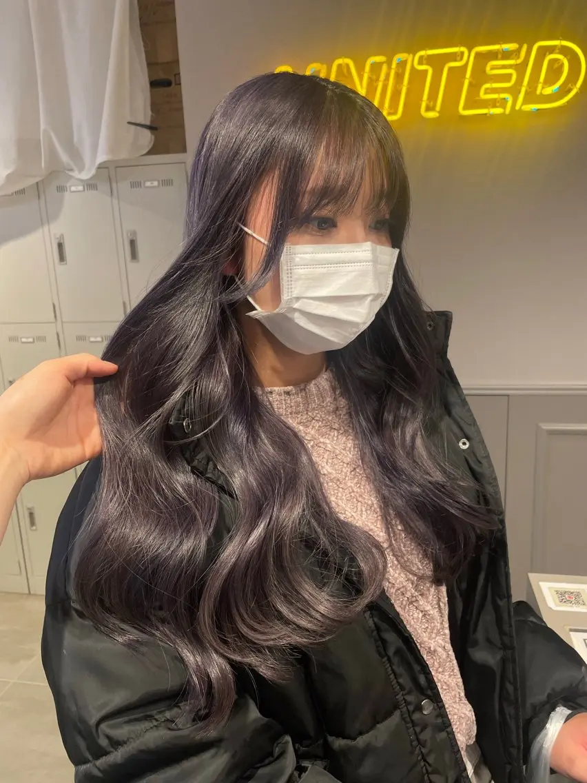 ロング カラー 抜け感レイヤー︴ ニュアンスカラーのヘアスタイル