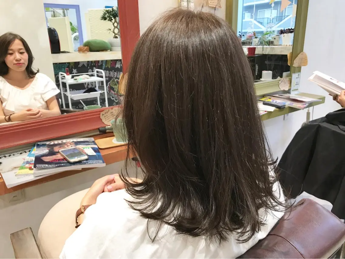 ミディアム カラー イルミナカラー 外ハネヘア メンズ指名多数!! 田島史也のヘアスタイル