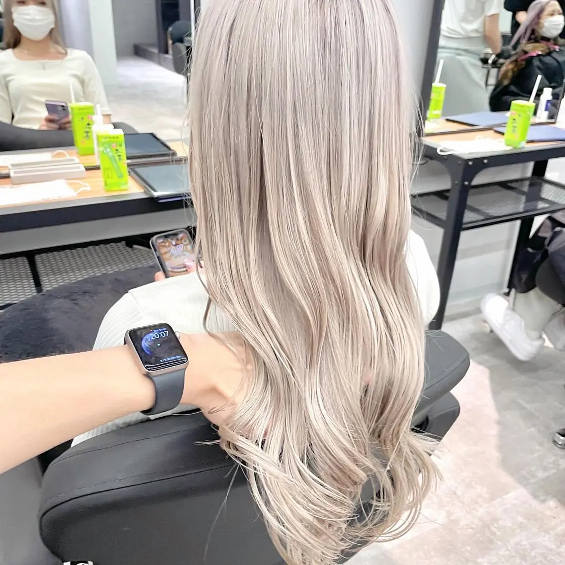 ロング カラー ベージュカラー ホワイトベージュ ヘアカラー トリートメント ✨MiL✨ ✨心斎橋✨のヘアスタイル