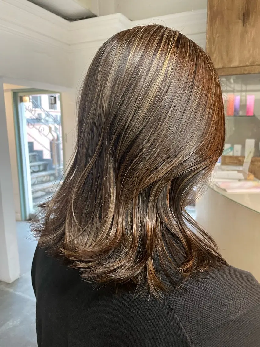 ミディアム カラー カット ヘアカラー トリートメント 平 ちひろのヘアスタイル