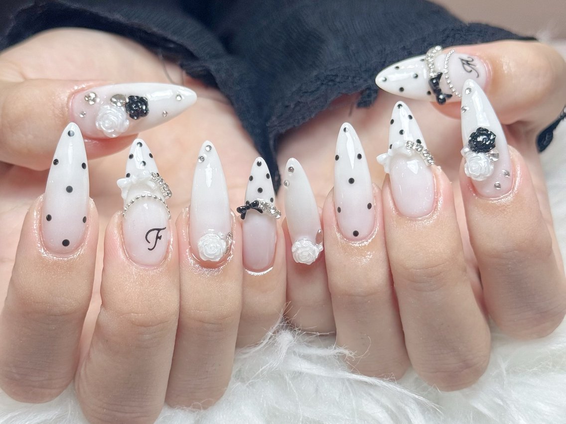 ネイル アートネイル オーロラネイル フラッシュネイル フレンチネイル ジェルネイル ハンドネイル Luci Nail Shinokuboのネイルデザイン